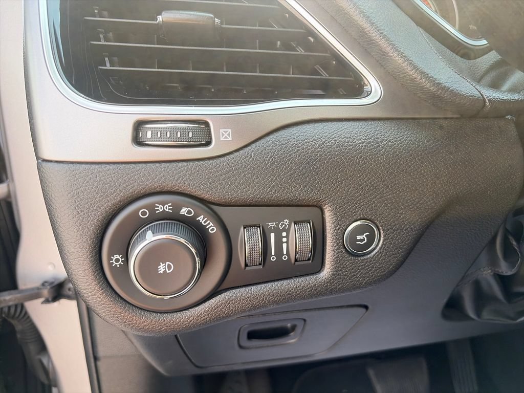Used 2019 Jeep Cherokee Limited w/ Trailer Tow Group AWD/4WD image 29