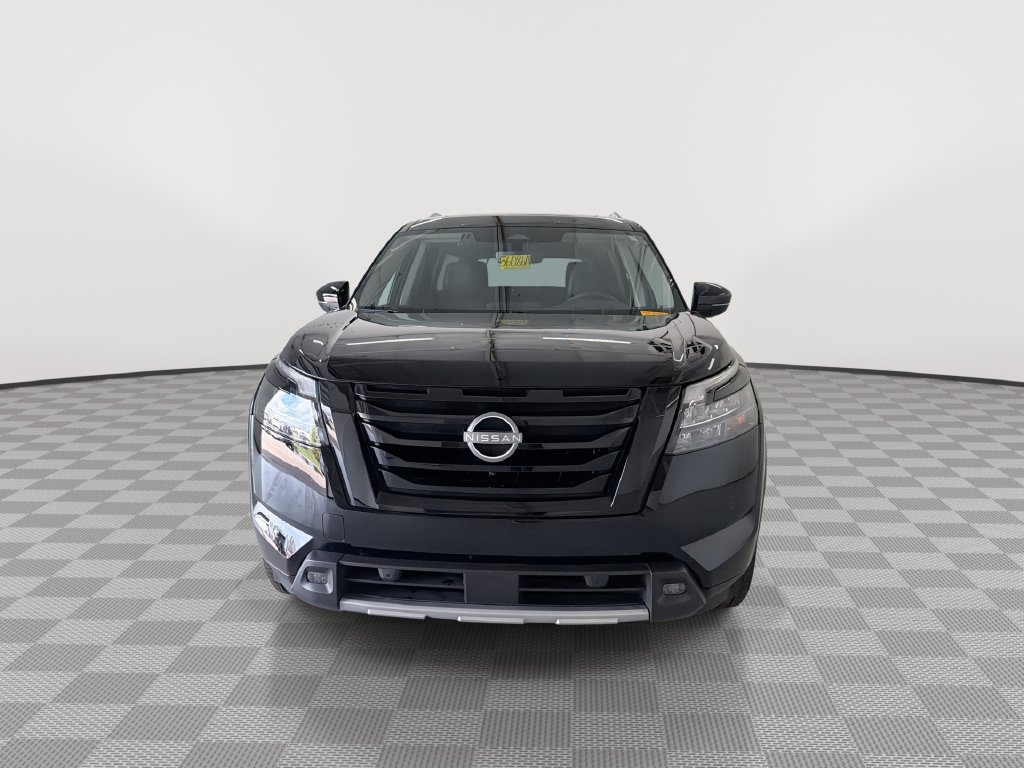 Certified 2025 Nissan Pathfinder Platinum w/ Lighting Package (N93) FWD image 5
