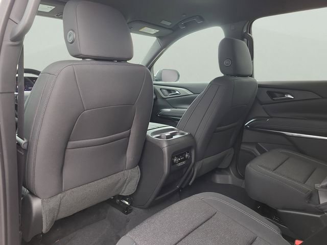 Used 2025 Chevrolet Traverse LT w/ Midnight/Sport Edition image 17