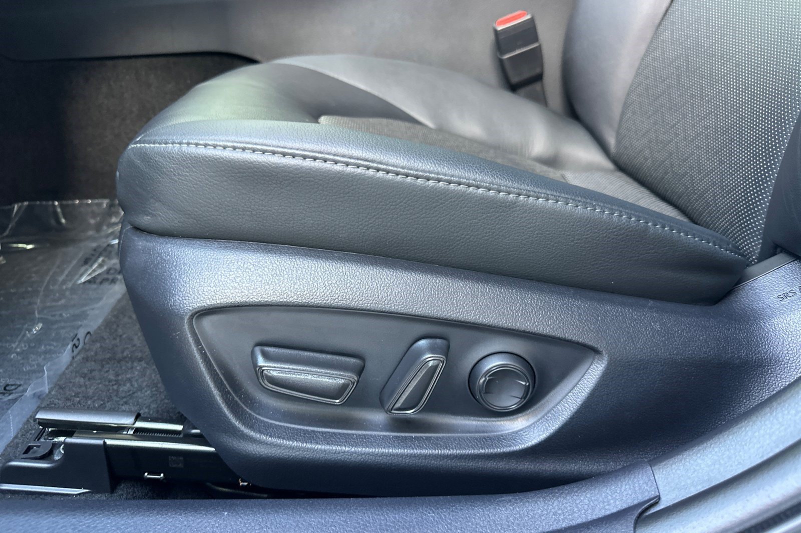 Used 2023 Toyota Camry XLE w/ Navigation Package FWD image 15