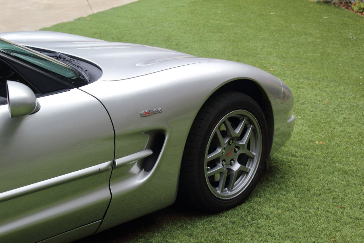 Used 2004 Chevrolet Corvette Z06 w/ Memory Package RWD image 36