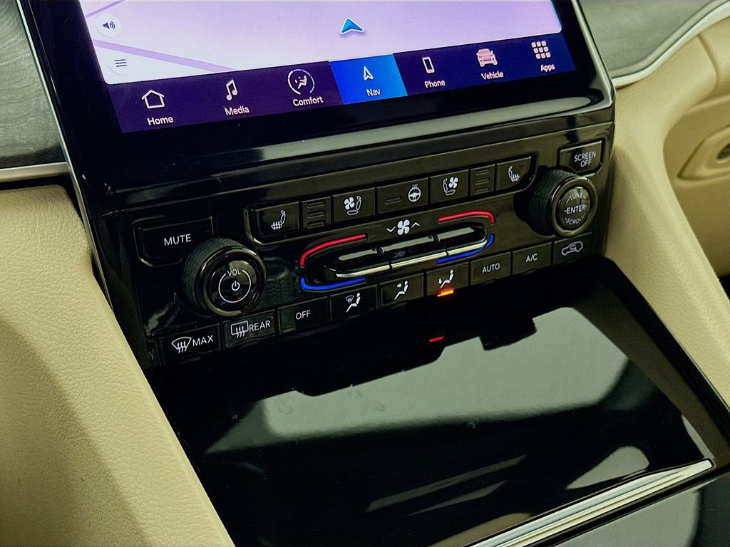 Certified 2025 Jeep Grand Cherokee L Limited w/ Luxury Tech Group II image 26