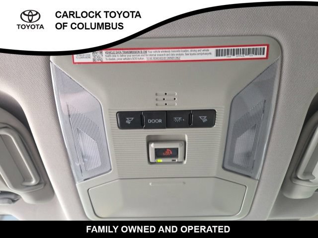 Used 2025 Toyota RAV4 XLE AWD/4WD image 28