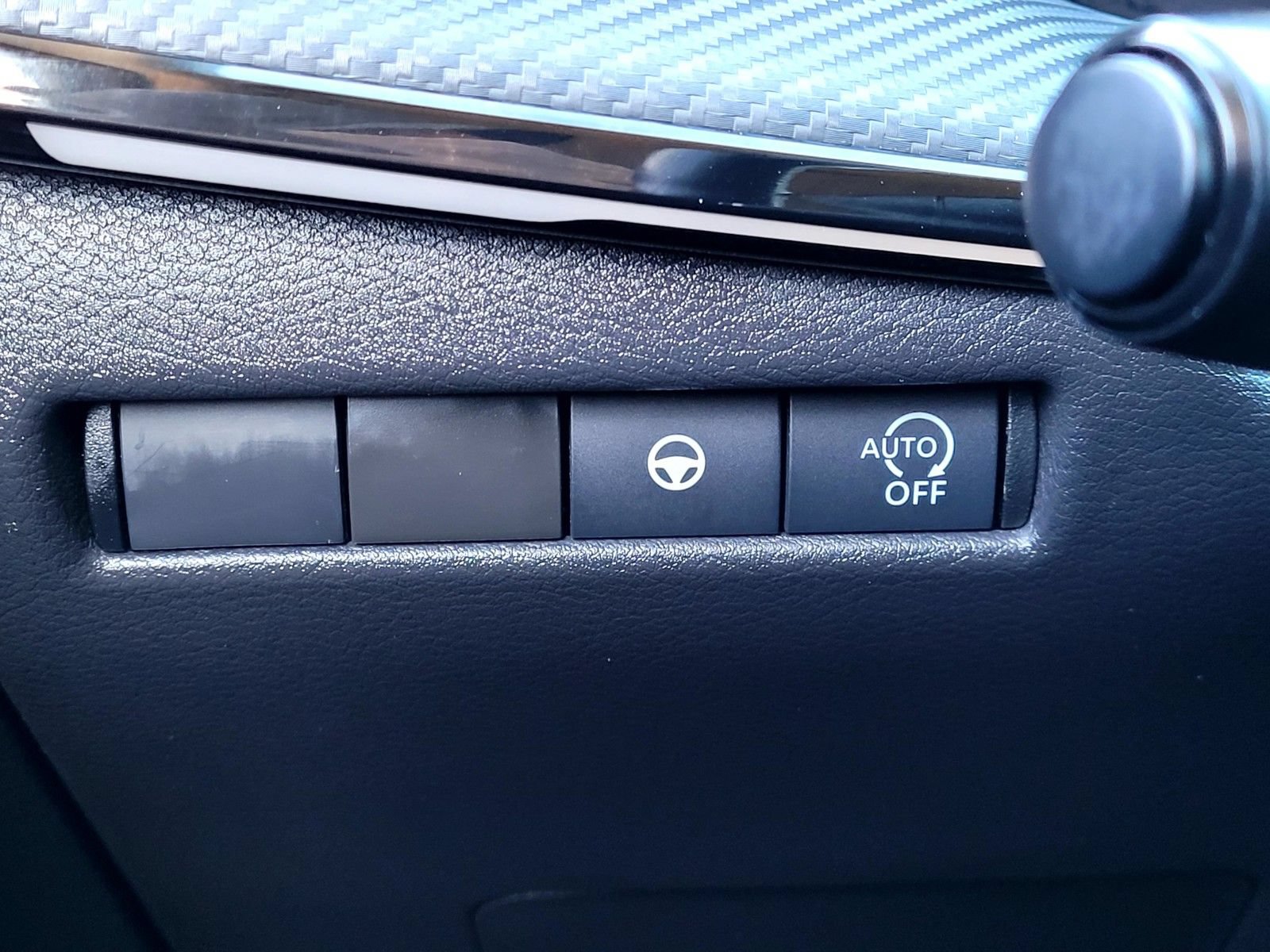 Used 2025 Nissan Kicks SR FWD image 31