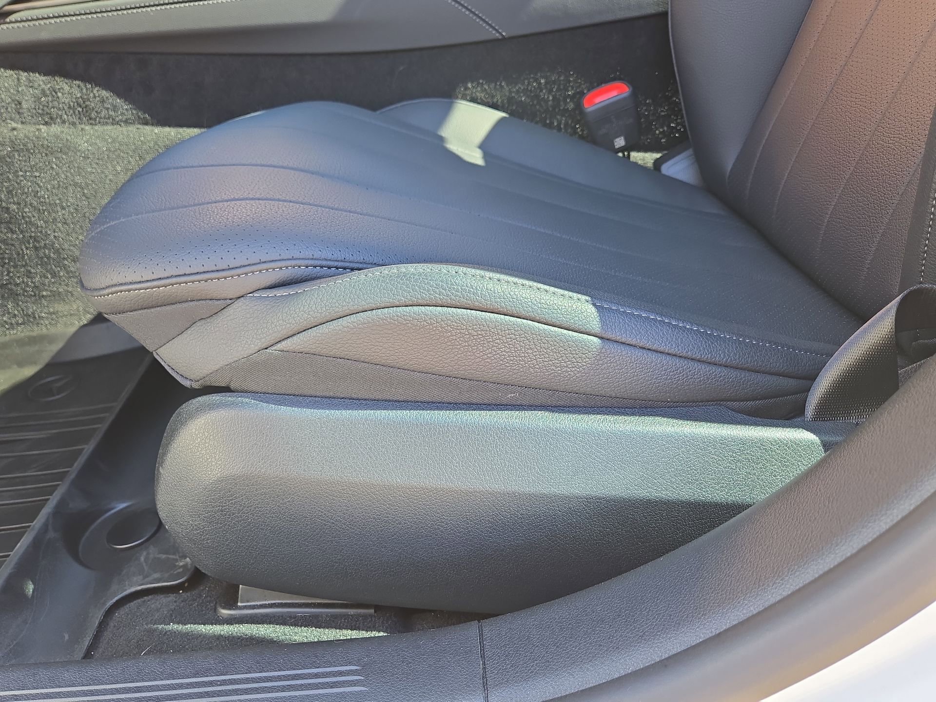 New 2025 Mercedes-Benz E 350 4MATIC Sedan image 17