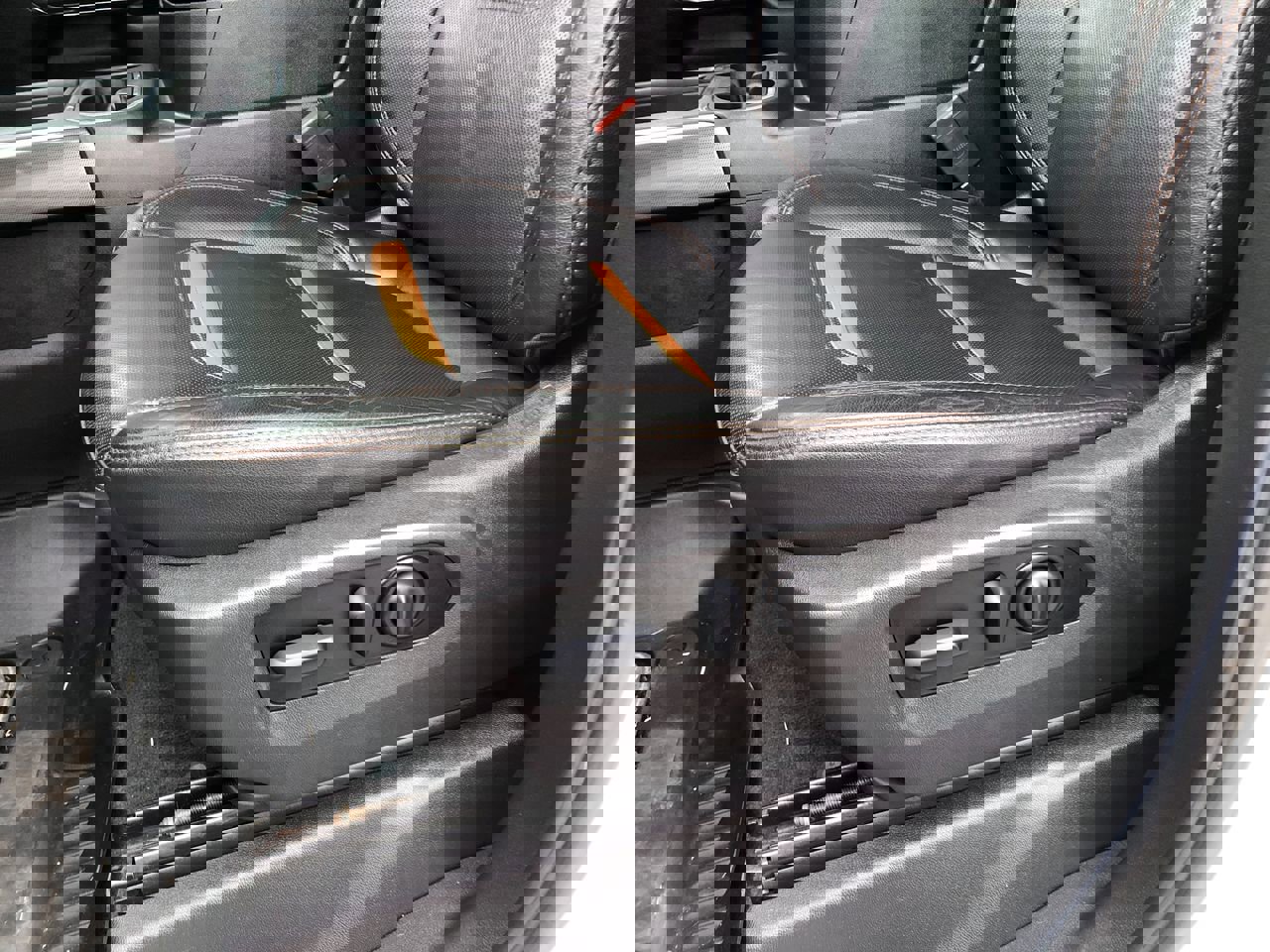 Used 2022 GMC Sierra 3500 AT4 w/ AT4 Preferred Package image 22