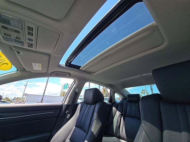 Used 2021 Honda Accord Touring image 14