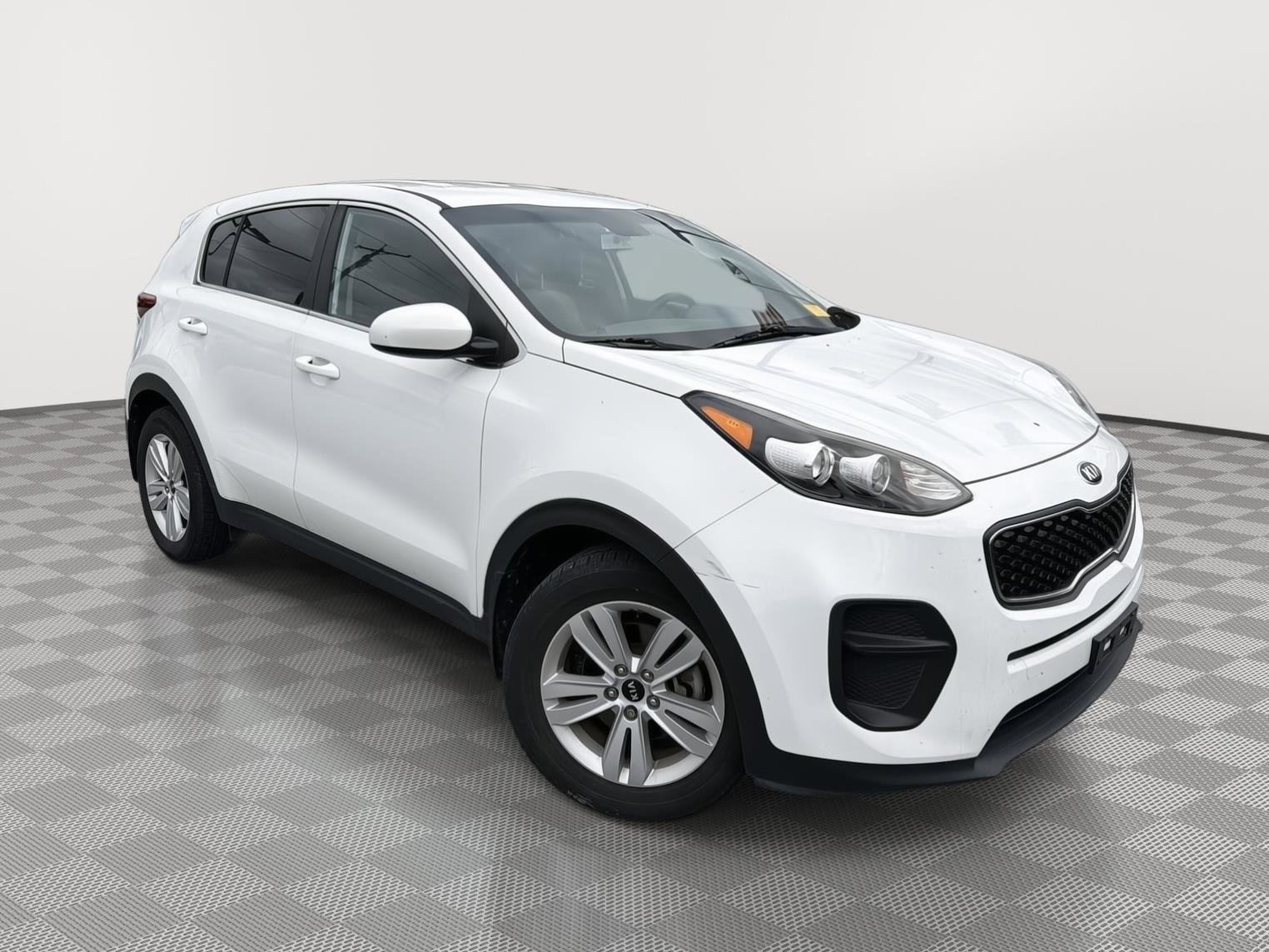Used 2018 Kia Sportage LX FWD image 3