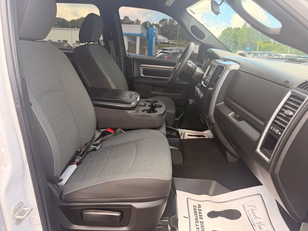Used 2024 RAM 1500 Warlock AWD/4WD image 36
