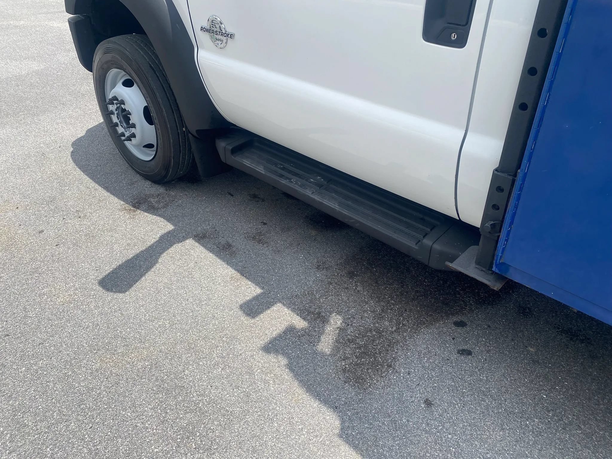 Used 2014 Ford F550 4x4 Regular Cab Super Duty image 7