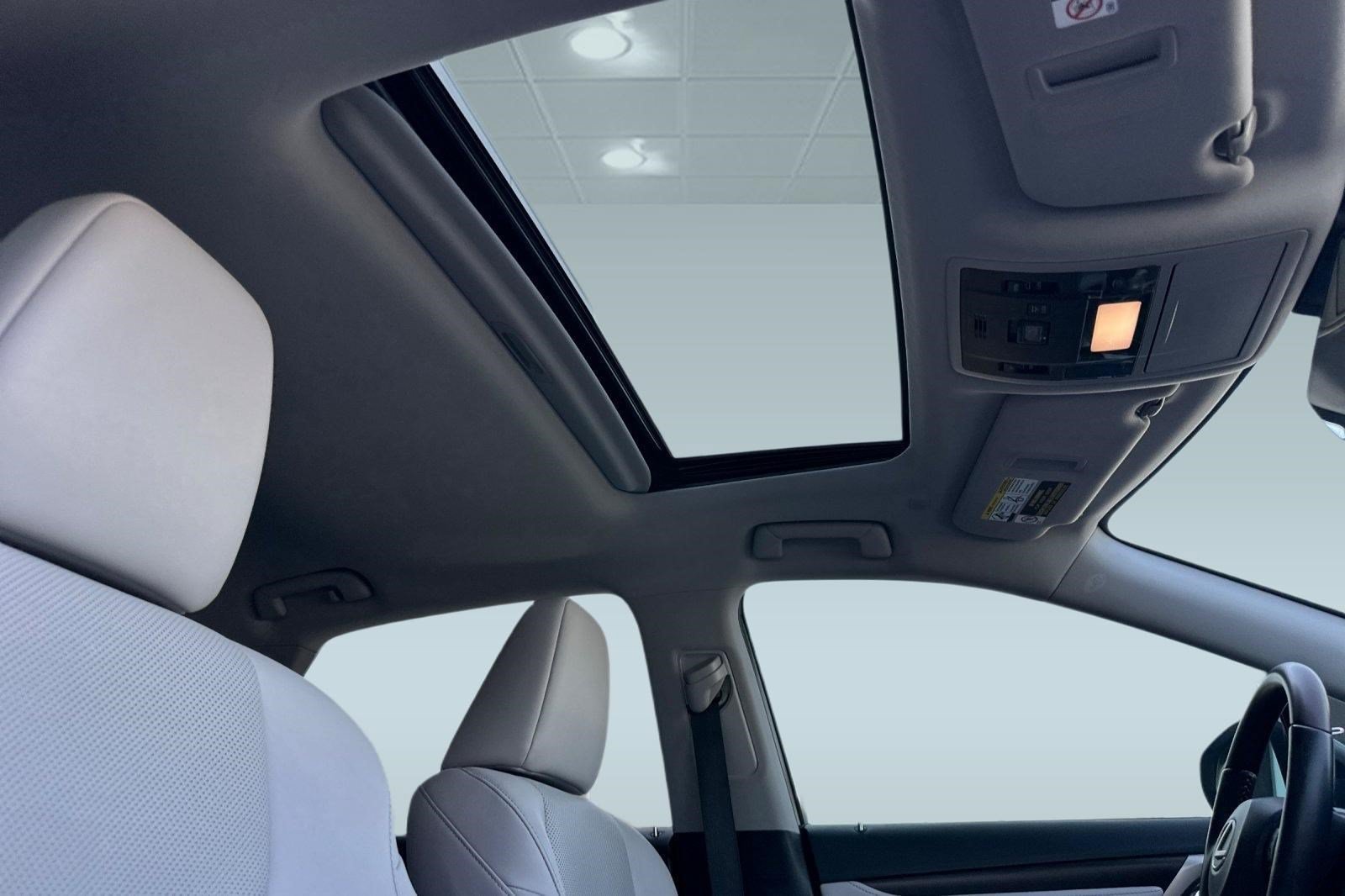 Certified 2022 Lexus RX 450h AWD w/ Premium Package image 25
