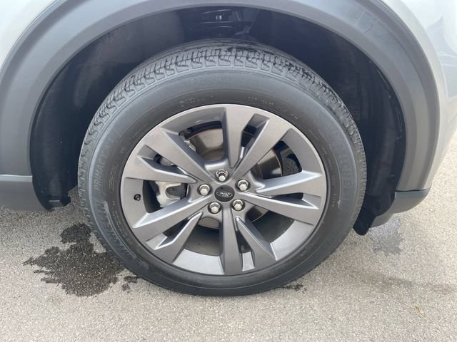 Used 2023 Ford Explorer XLT w/ Equipment Group 202A AWD/4WD image 41