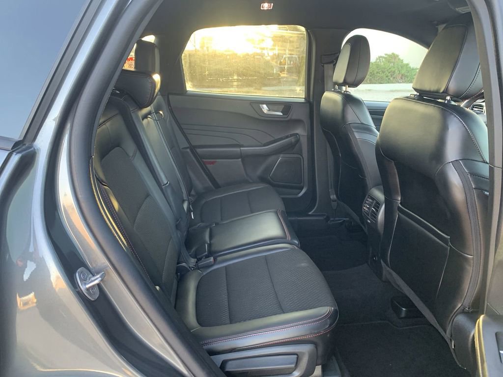 Used 2025 Ford Escape ST-Line image 25
