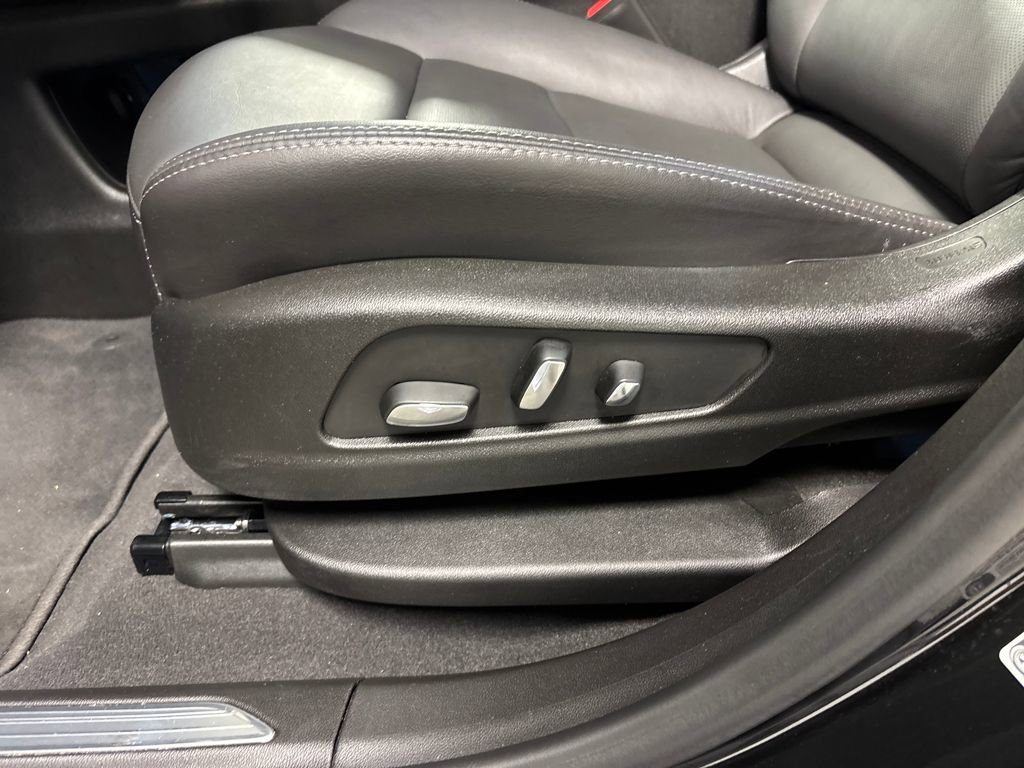 Certified 2025 Cadillac XT5 Premium Luxury image 20