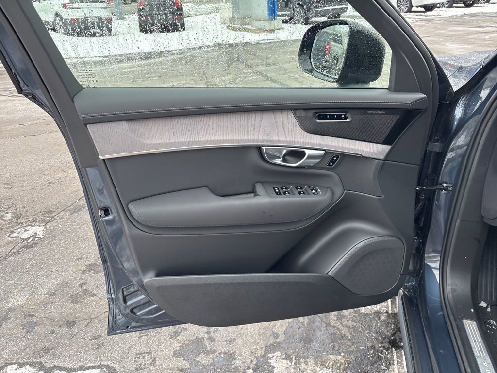 New 2026 Volvo XC90 B6 Ultra w/ Protection Package Premier image 17