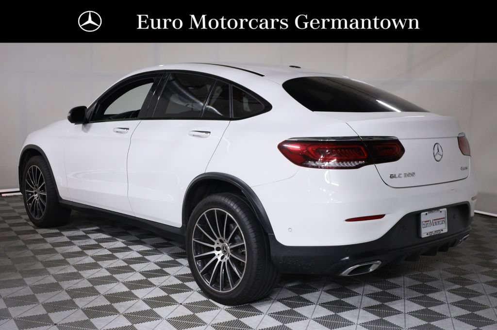 Used 2021 Mercedes-Benz GLC 300 4MATIC Coupe image 4