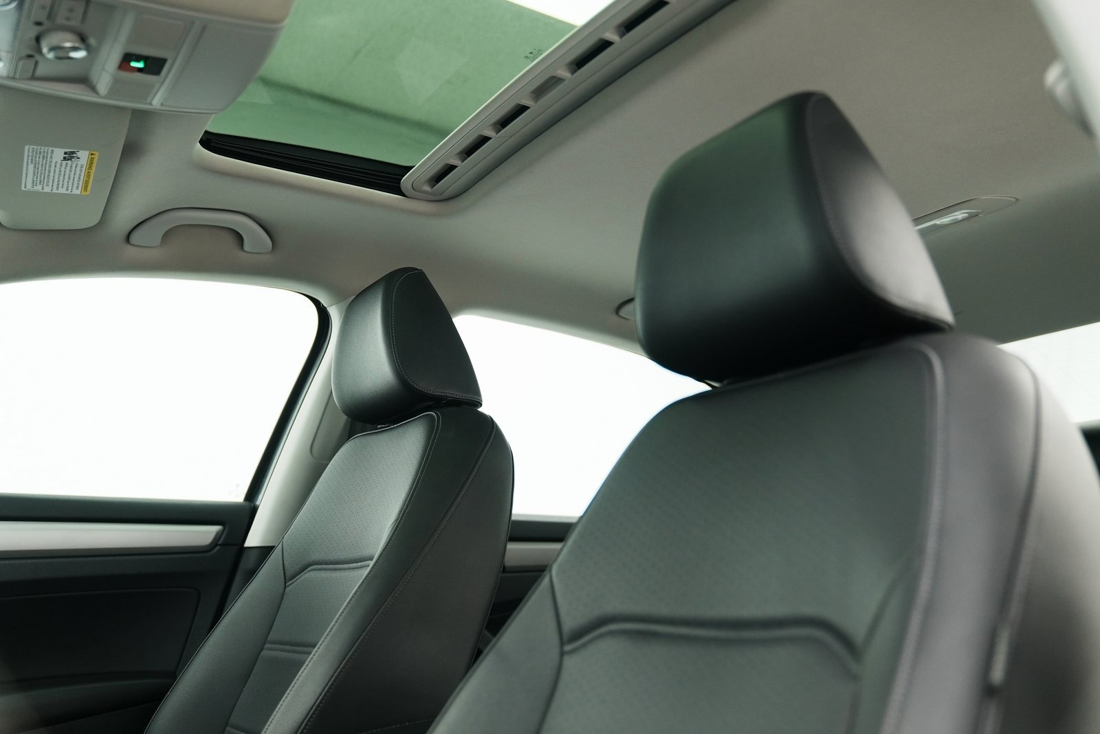 Used 2022 Volkswagen Passat 2.0T SE image 23