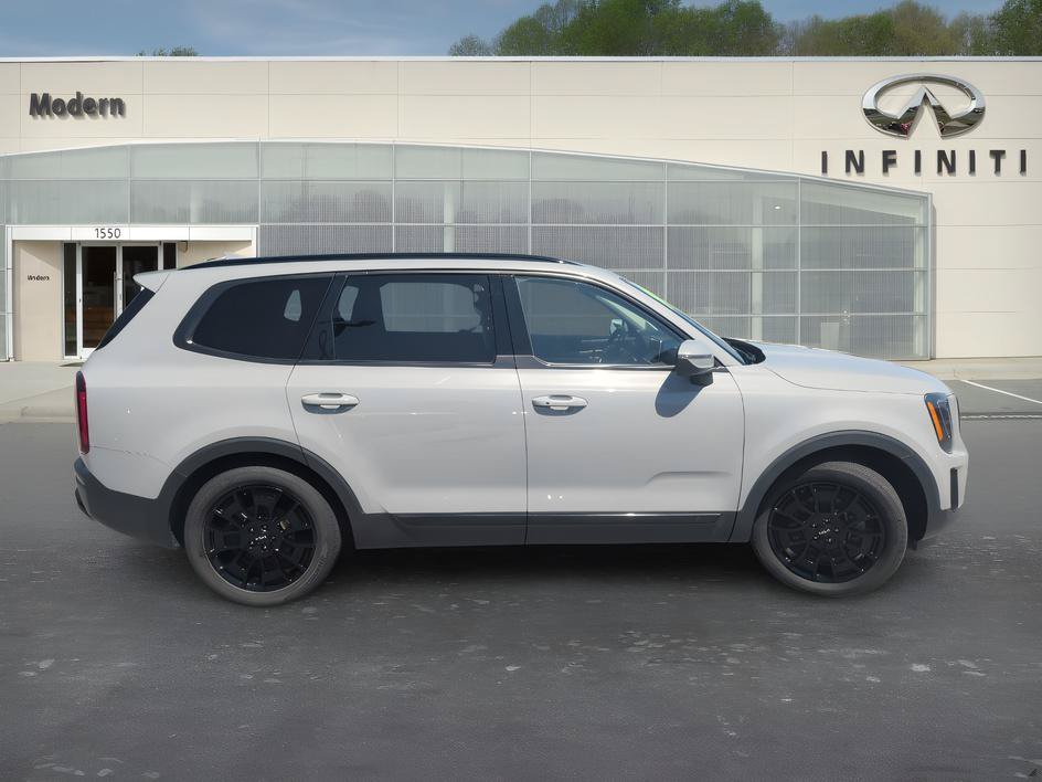 Used 2022 Kia Telluride EX w/ EX Premium Package AWD/4WD image 3