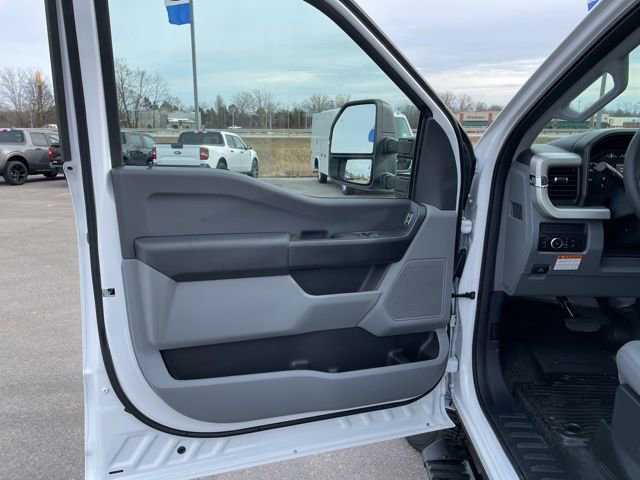 New 2026 Ford F250 XL w/ XL Chrome Package image 21