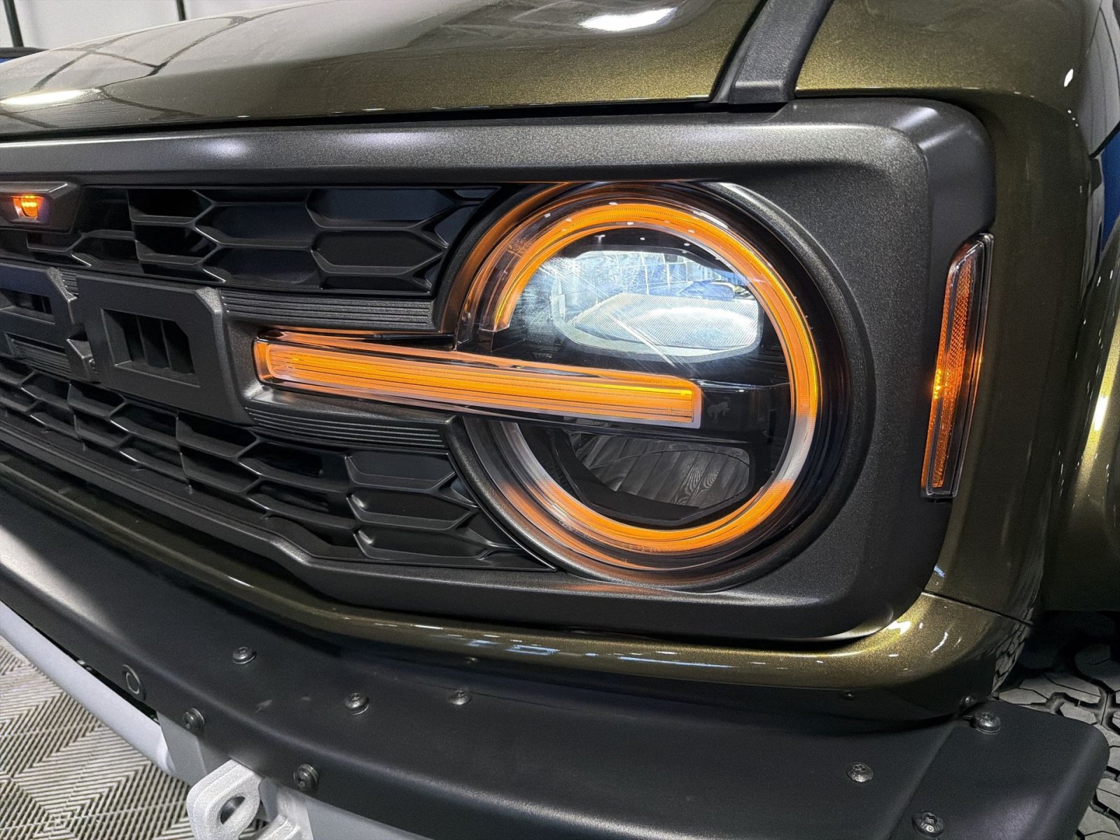 New 2025 Ford Bronco Raptor w/ Interior Carbon Fiber Pack AWD/4WD image 13