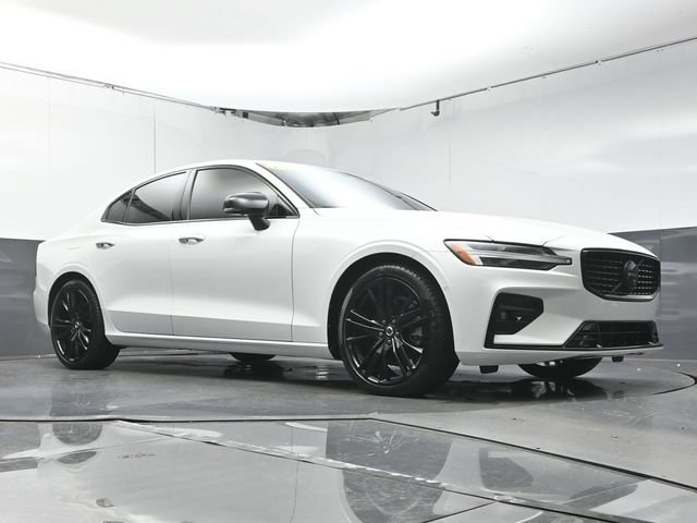 Certified 2024 Volvo S60 B5 Plus w/ Protection Package Premier AWD/4WD image 39