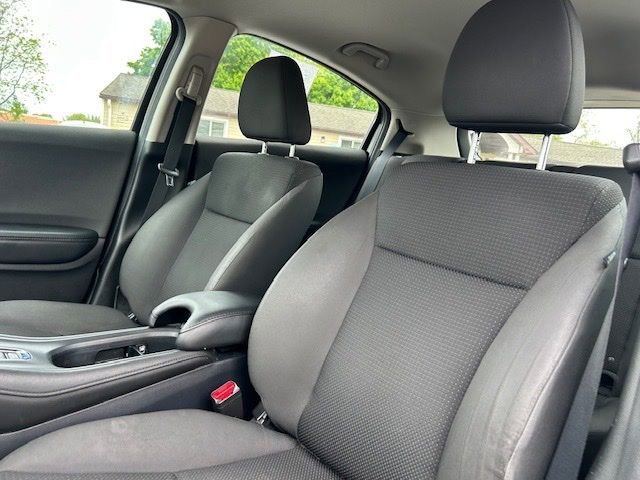 Used 2019 Honda HR-V LX image 11