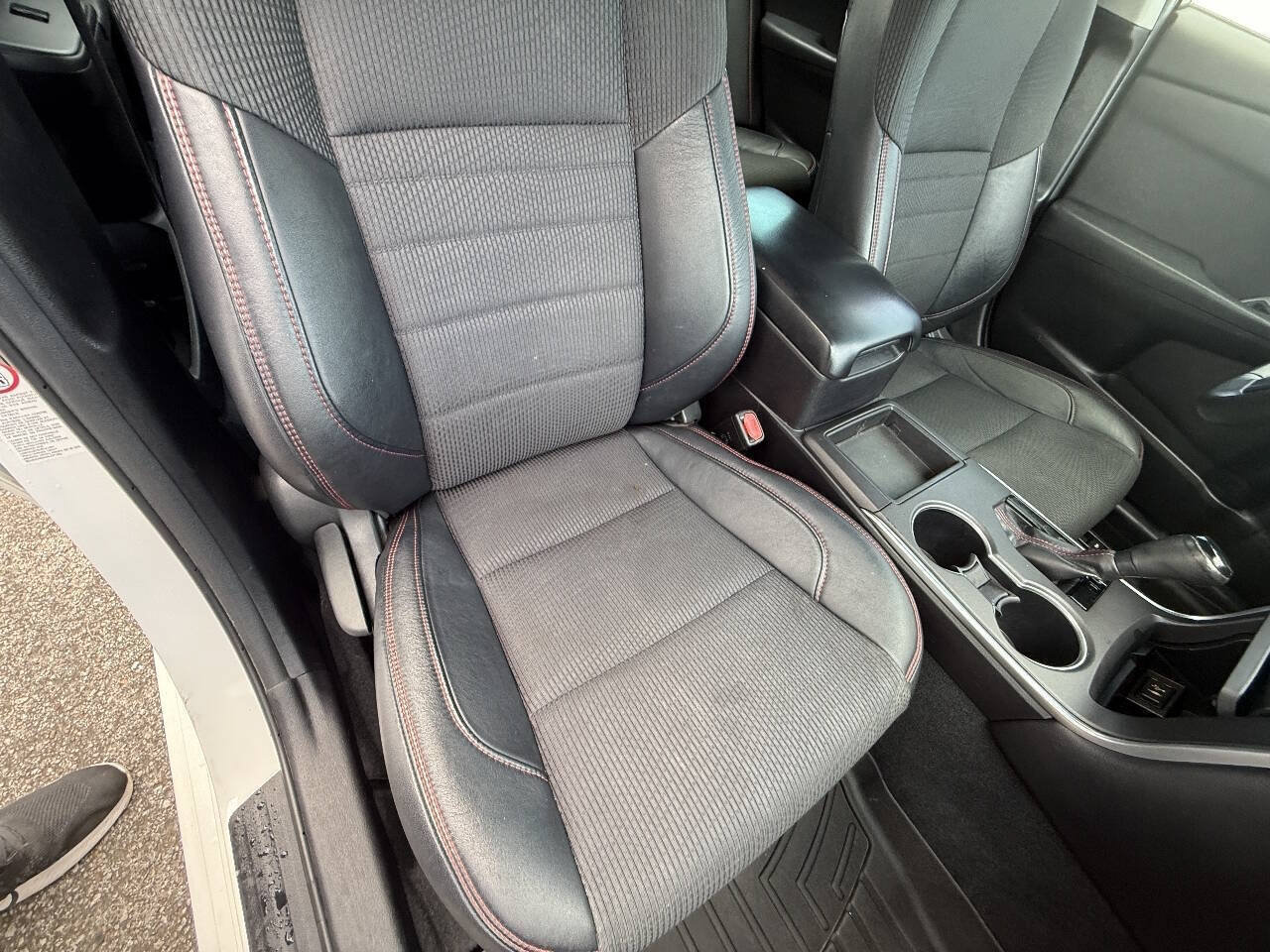 Used 2017 Toyota Camry SE FWD image 29