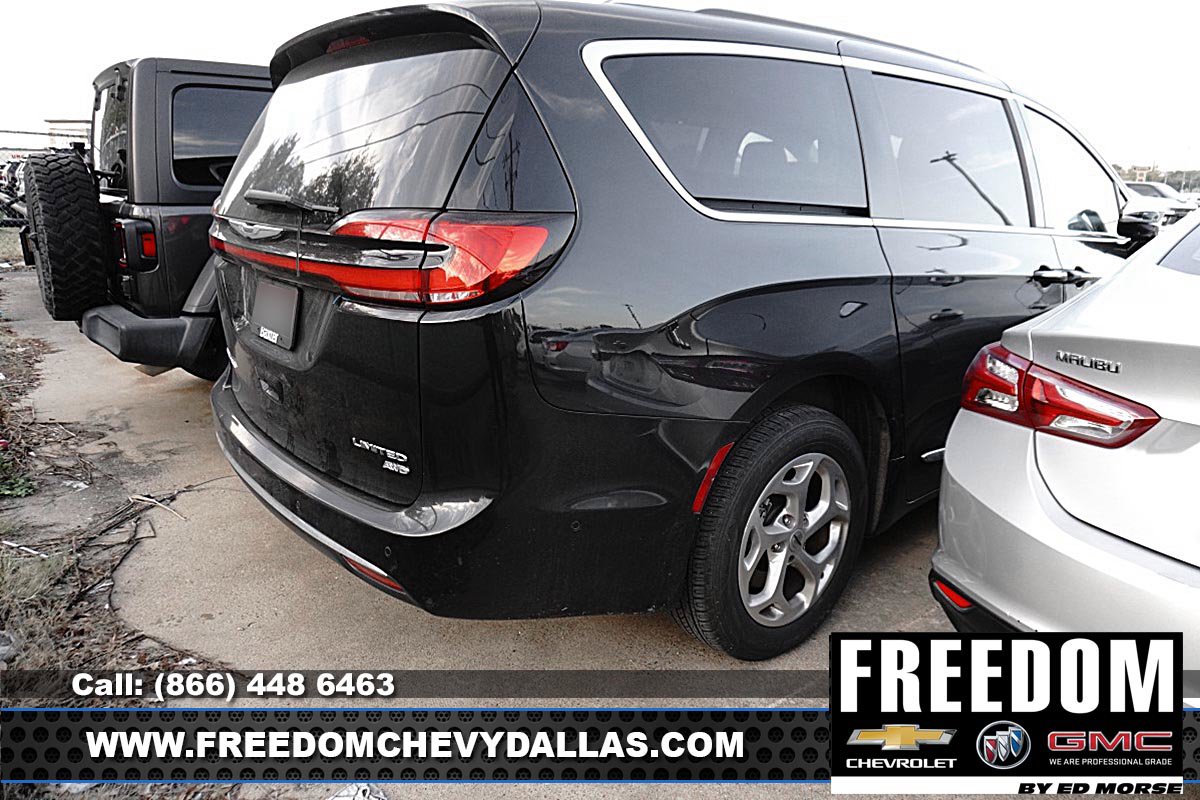 Used 2021 Chrysler Pacifica Limited w/ Uconnect Theater Family Group AWD/4WD image 5