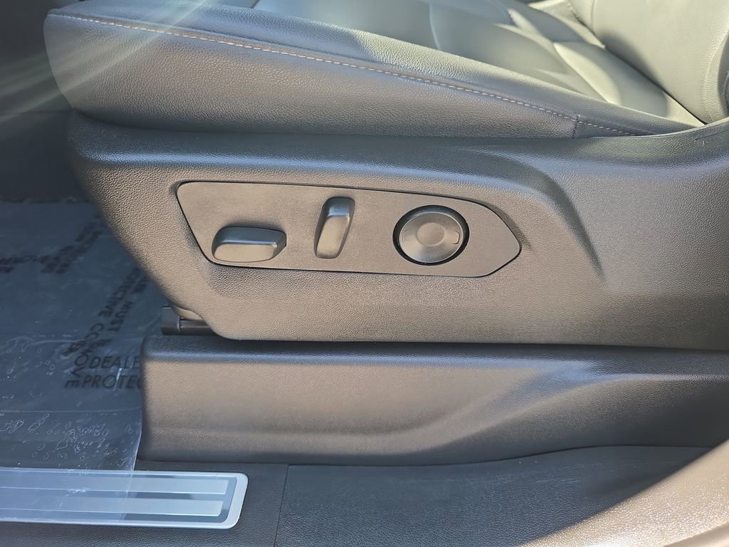 Used 2025 Chevrolet Silverado 1500 RST image 18