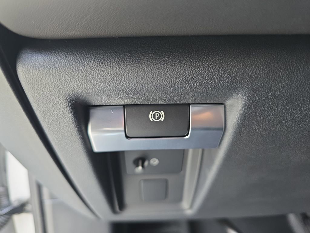 New 2026 Land Rover Defender 110 X-Dynamic SE image 26