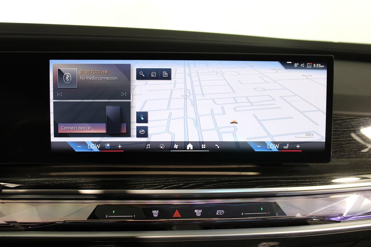 Used 2024 BMW i7 xDrive60 AWD/4WD image 18