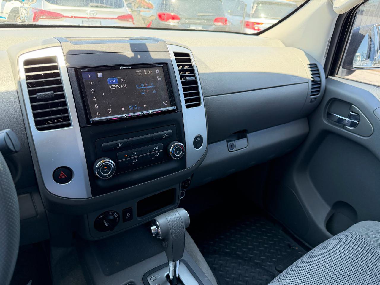 Used 2017 Nissan Frontier SV AWD/4WD image 13