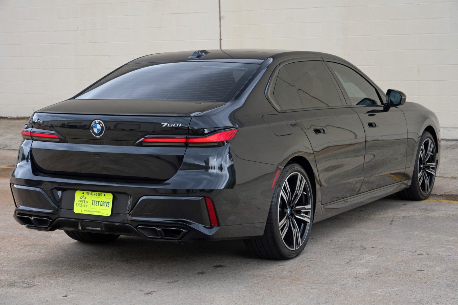 Used 2023 BMW 760i xDrive AWD/4WD image 70