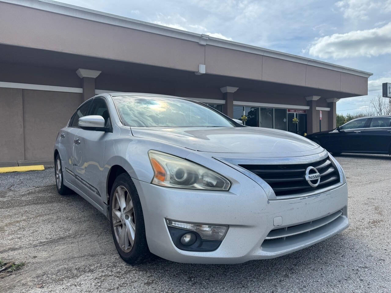 Used 2014 Nissan Altima 2.5 SV w/ Convenience Package image 8