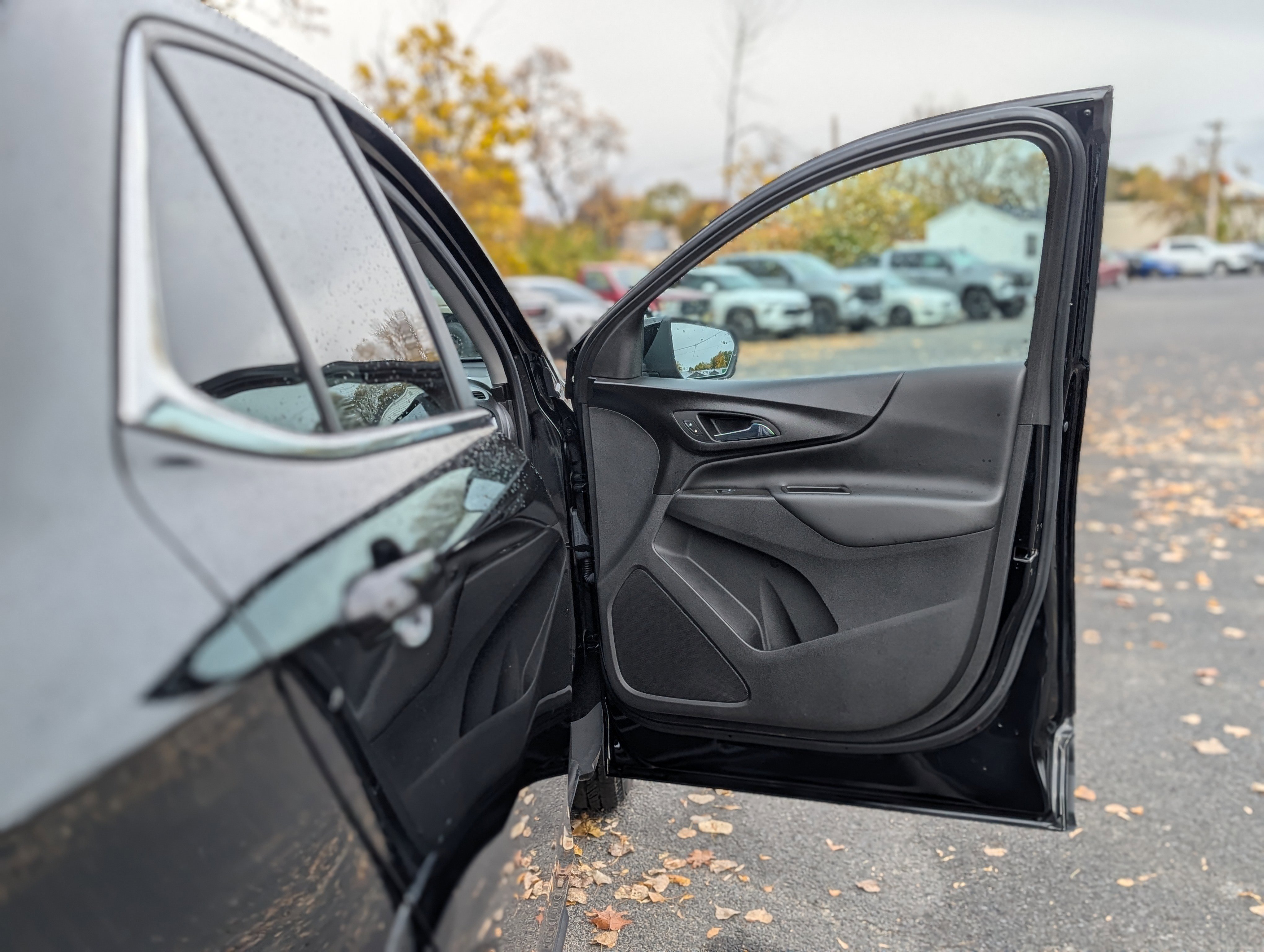 Used 2022 Chevrolet Equinox LT w/ Driver Convenience Package image 40