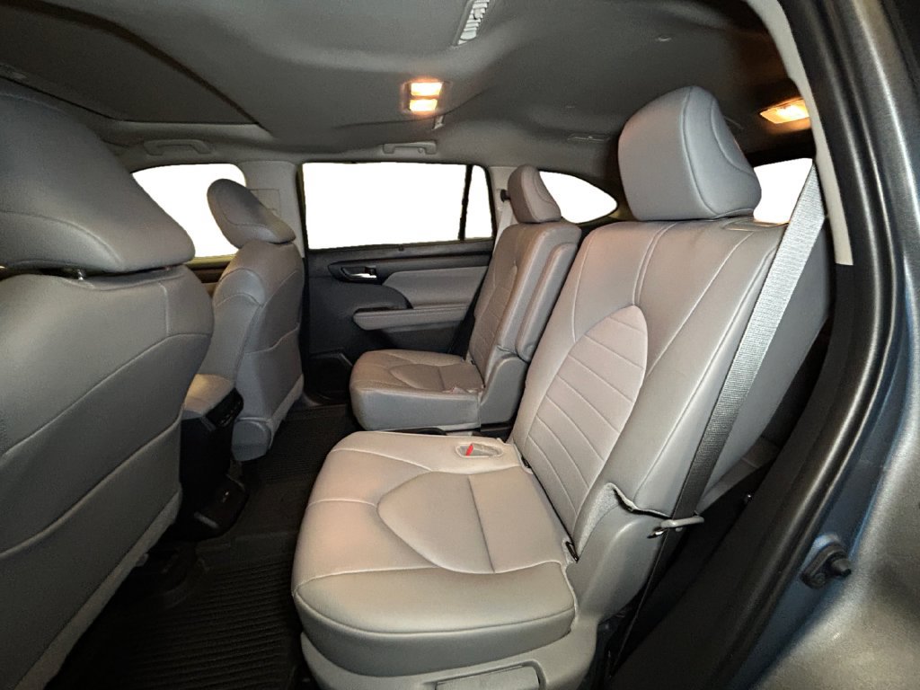 Certified 2026 Toyota Highlander XLE AWD/4WD image 13
