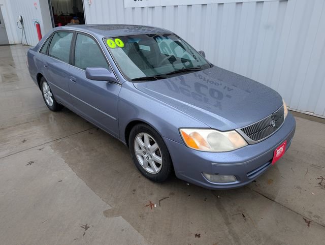 Used 2000 Toyota Avalon XLS FWD image 7