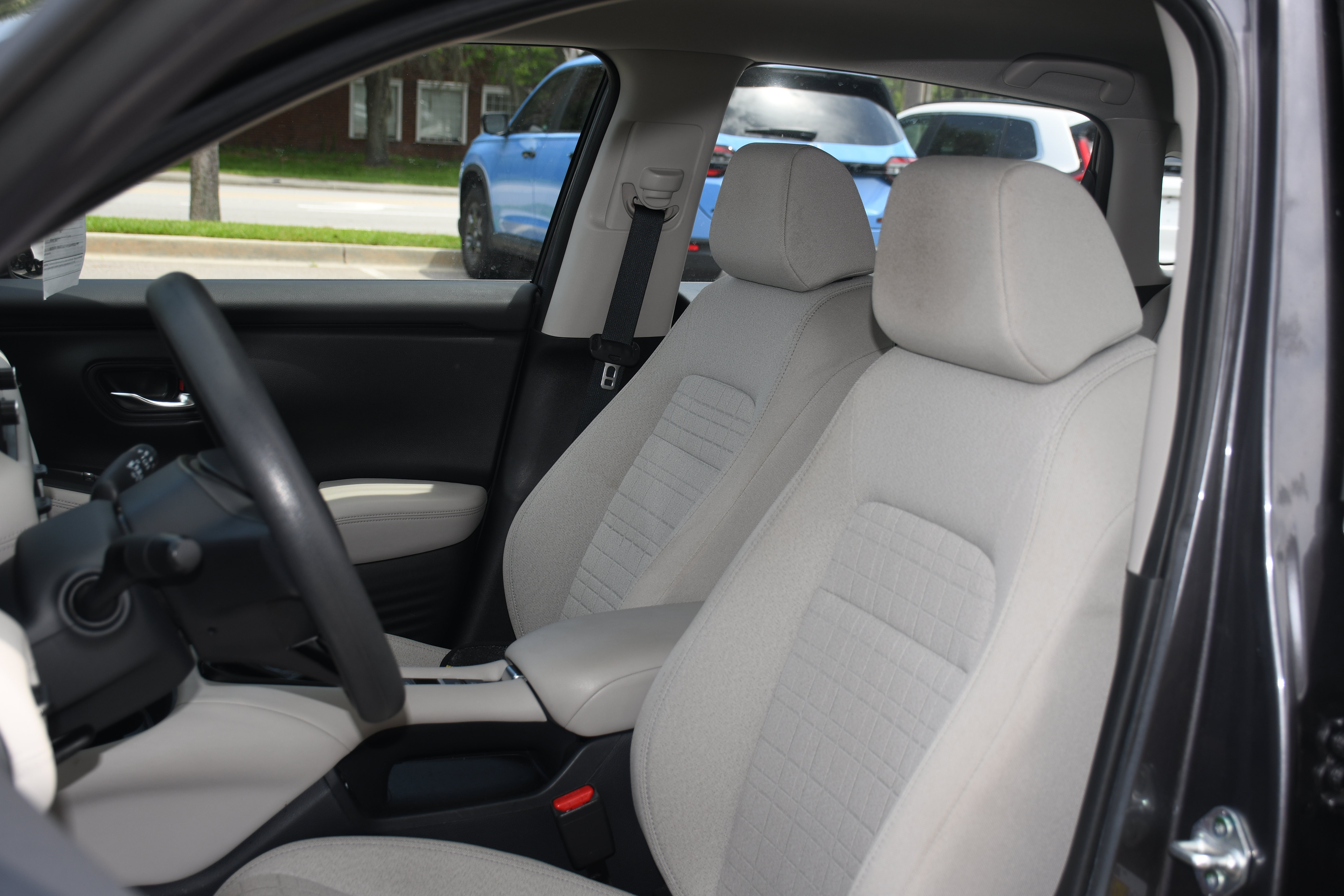 Used 2024 Honda HR-V LX image 11