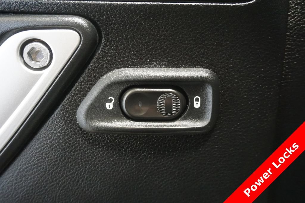 Used 2015 Jeep Wrangler Unlimited Rubicon w/ Dual Top Group image 7