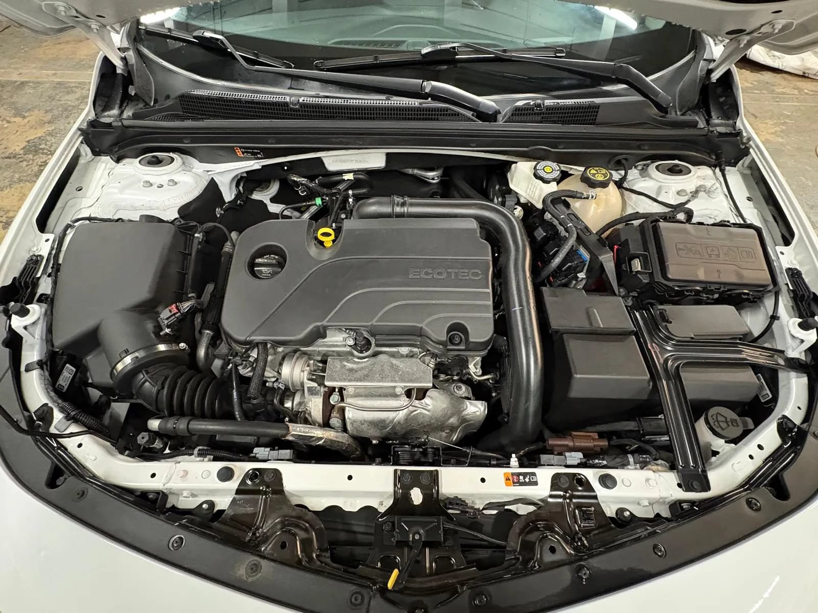 Used 2023 Chevrolet Malibu RS FWD image 36