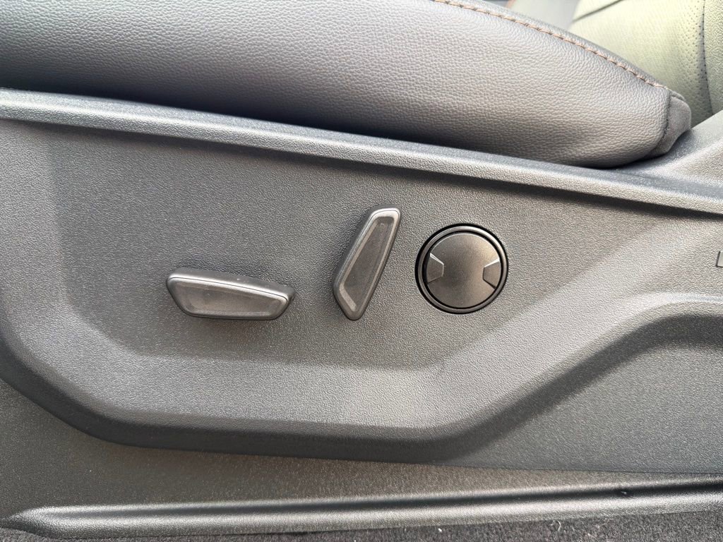 New 2026 Ford F350 Lariat w/ Lariat Premium Package image 6