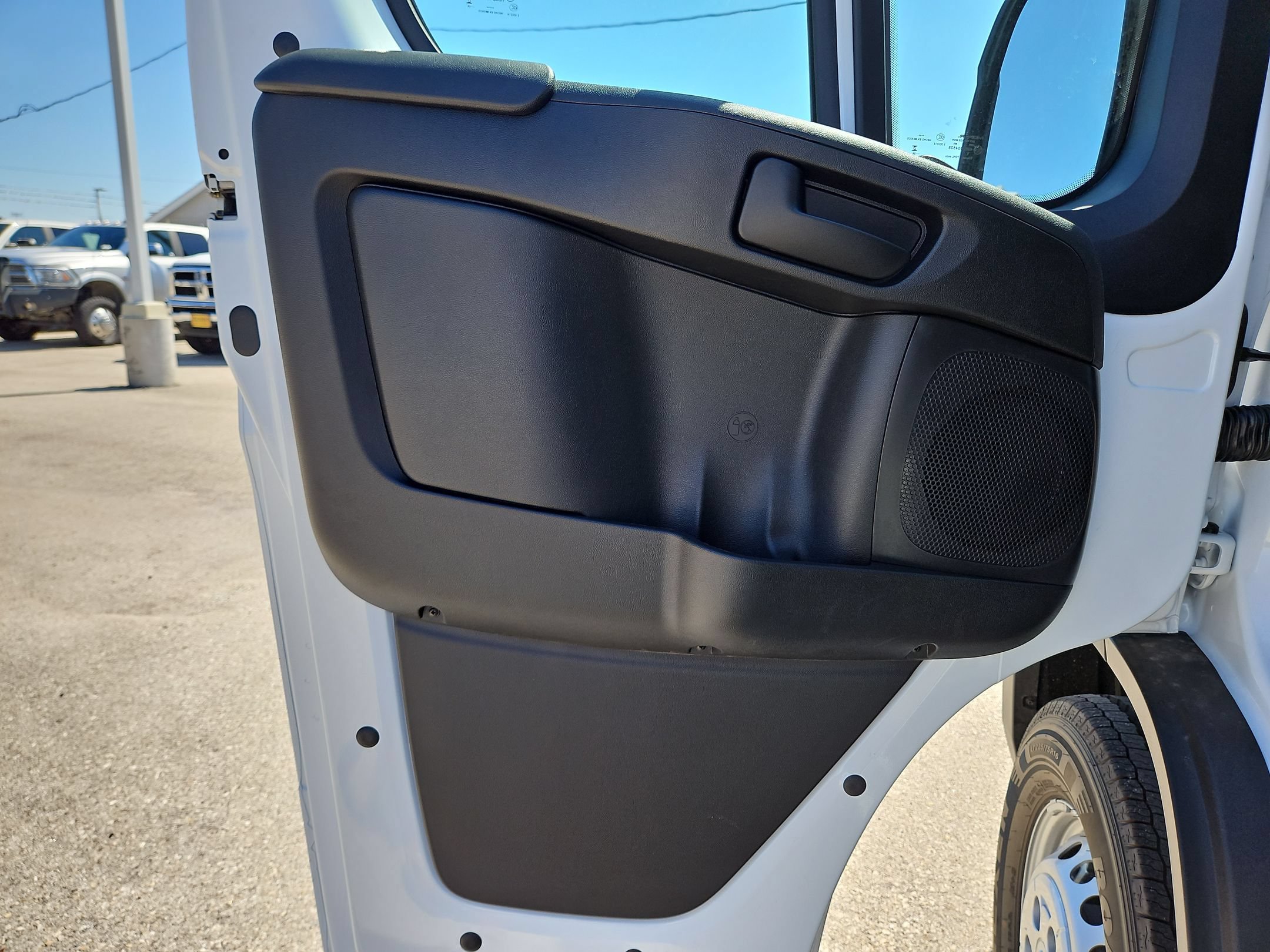 New 2026 RAM ProMaster 1500 w/ Storage Group FWD image 11