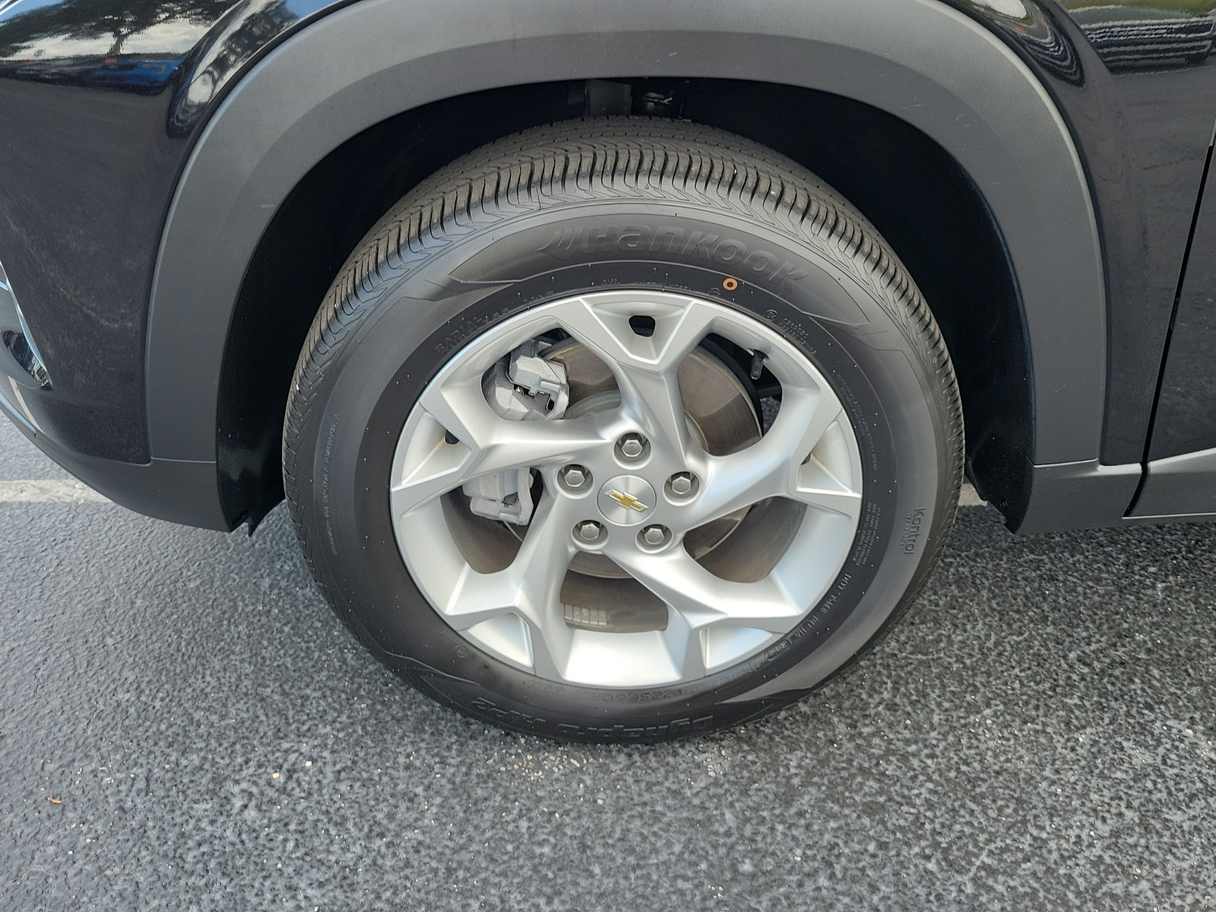 Used 2025 Chevrolet Trax LS w/ LS Convenience Package FWD image 5