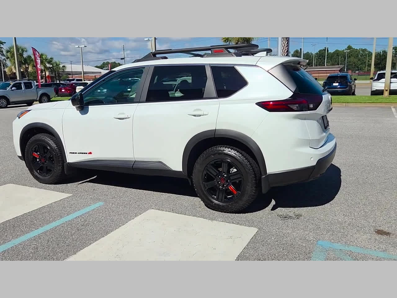 Used 2025 Nissan Rogue SV AWD/4WD image 27