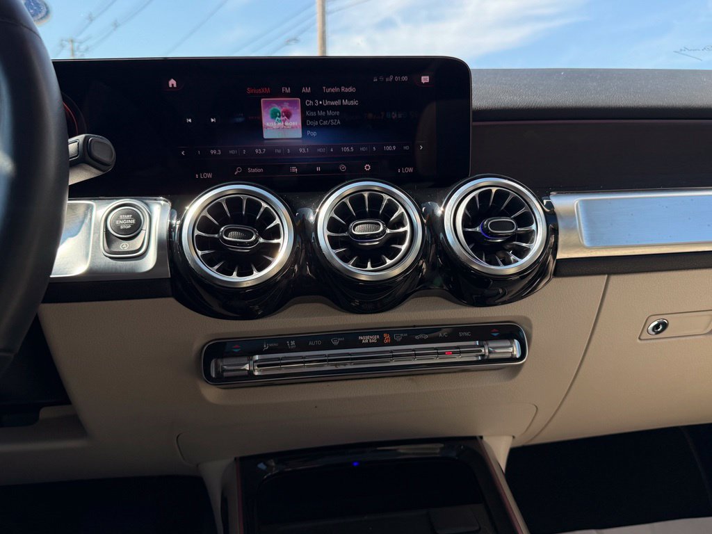 Used 2023 Mercedes-Benz GLB 250 4MATIC image 11