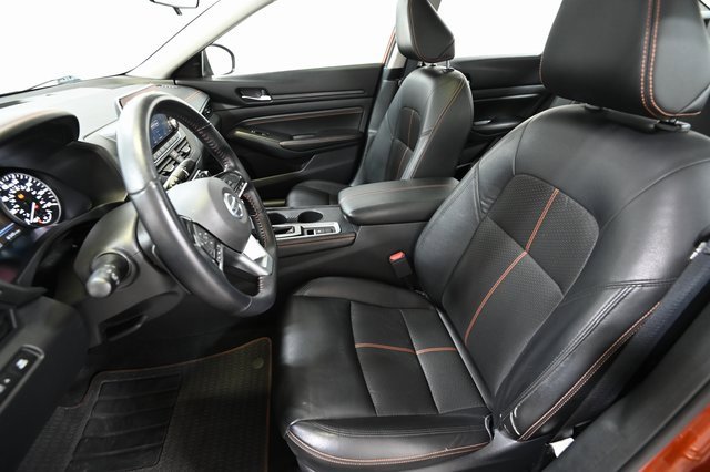 Used 2020 Nissan Altima 2.5 SR w/ Premium Package image 7