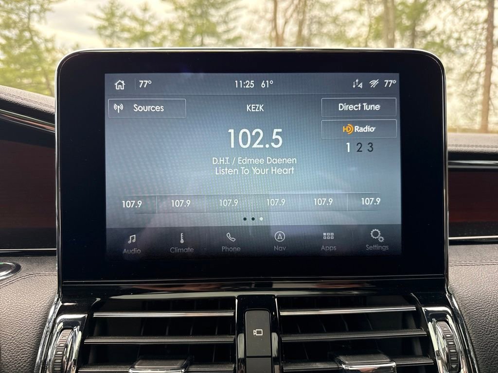 Used 2020 Lincoln Navigator L Reserve w/ Equipment Group 208A Reserve image 16