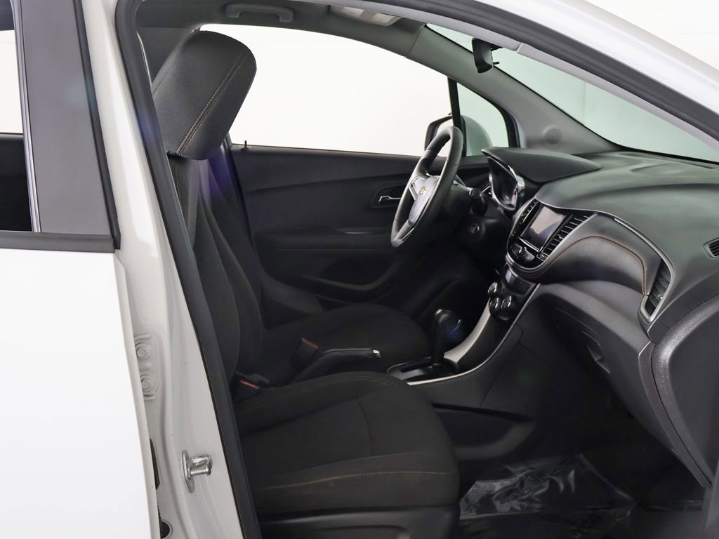 Used 2022 Chevrolet Trax LS AWD/4WD image 22