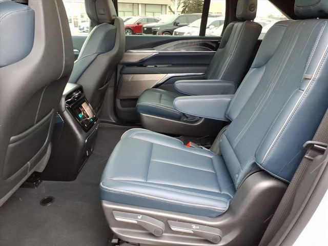 Certified 2025 Cadillac Escalade IQ Luxury 2 w/ LPO, Radiant Package image 7