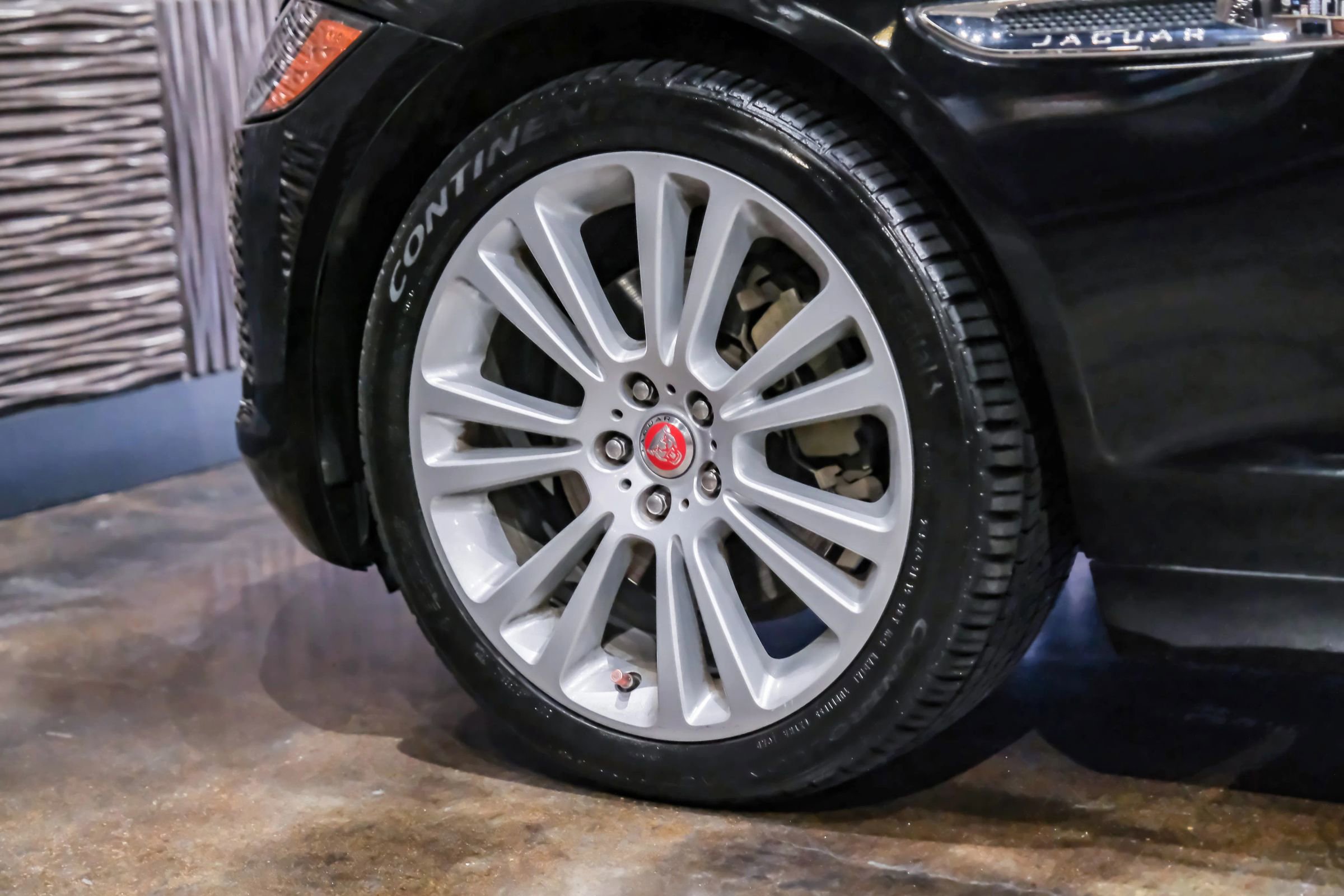 Used 2020 Jaguar XF Prestige RWD image 52